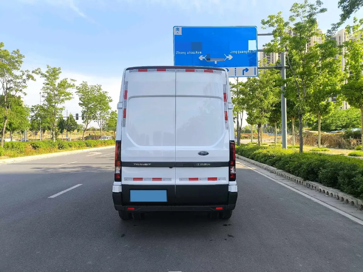2024 Ford TransitT8 2.0T 154HP L4 7MT,autocango,china used car exporter,china ev exporter,chinese used car exporter,chinese used ev exporter