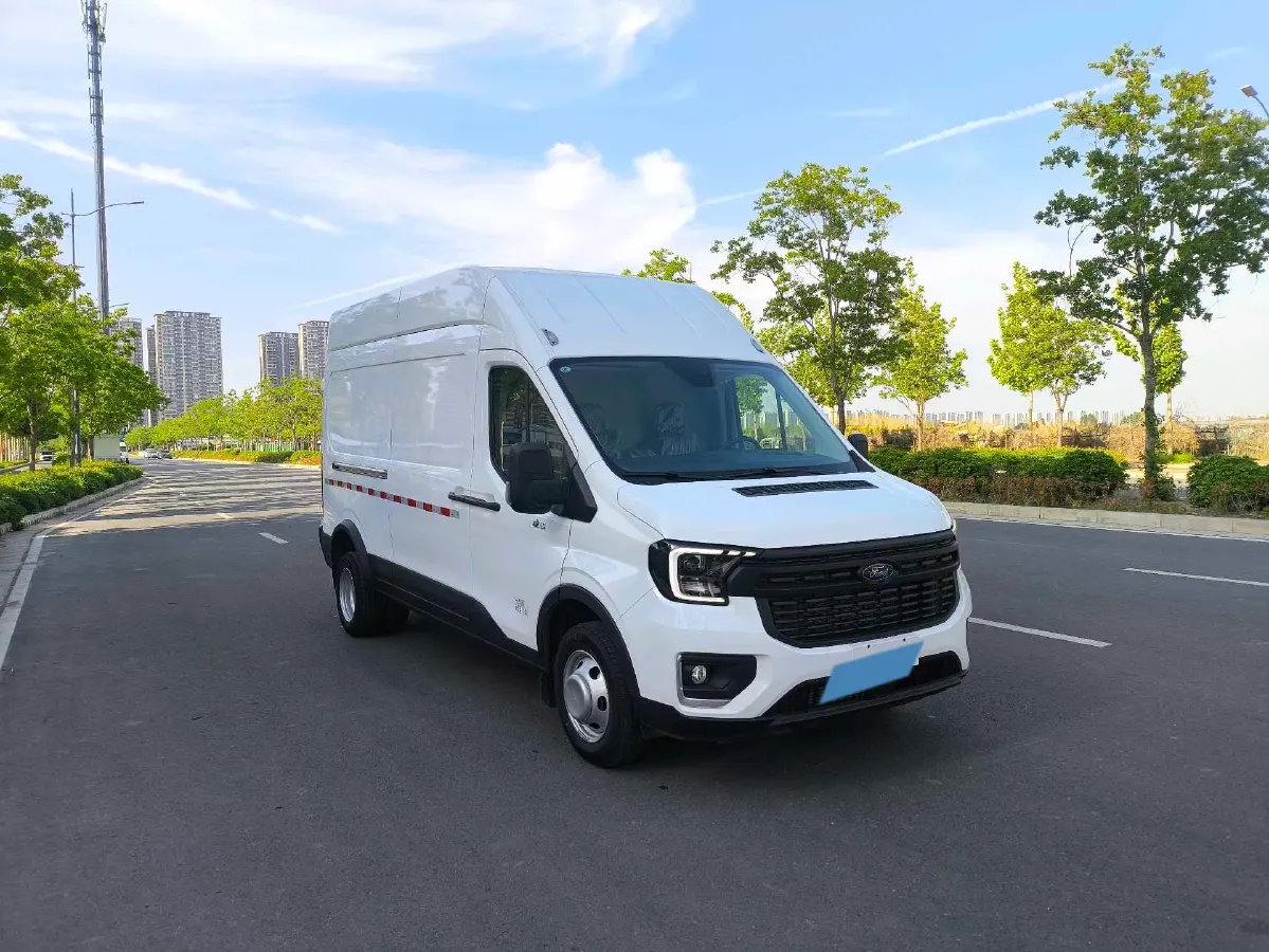 2024 Ford TransitT8 2.0T 154HP L4 7MT,autocango,china used car exporter,china ev exporter,chinese used car exporter,chinese used ev exporter