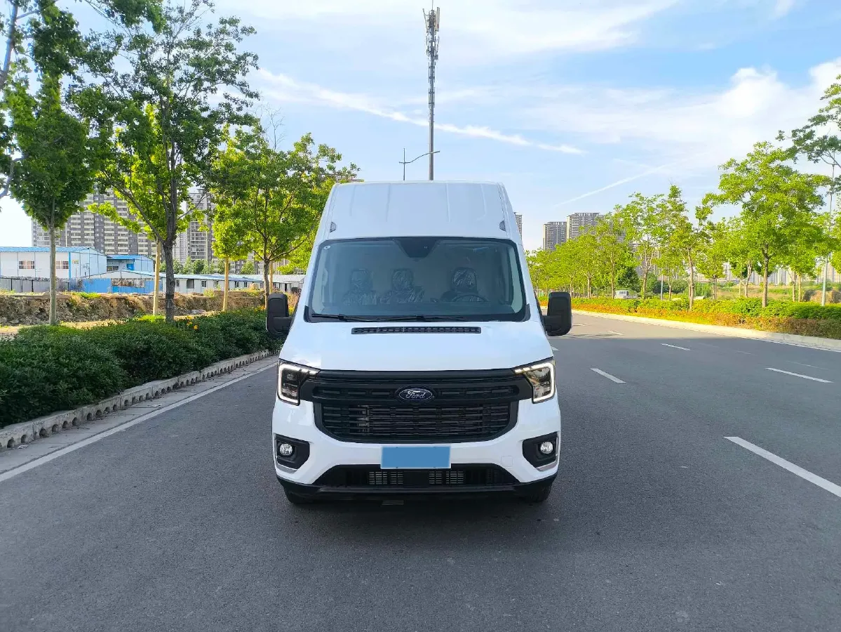2024 Ford TransitT8 2.0T 154HP L4 7MT,autocango,china used car exporter,china ev exporter,chinese used car exporter,chinese used ev exporter