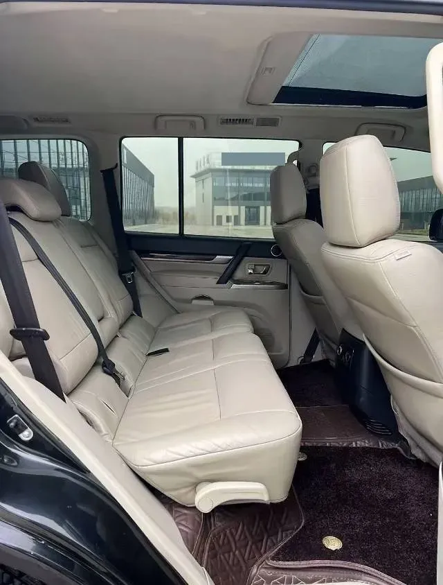 2018 Mitsubishi Pajero 3.0L 174HP V6 5AT,autocango,china used car exporter,china ev exporter,chinese used car exporter,chinese used ev exporter