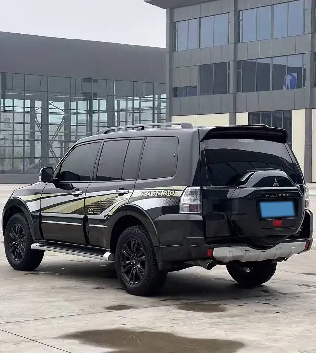 2018 Mitsubishi Pajero 3.0L 174HP V6 5AT,autocango,china used car exporter,china ev exporter,chinese used car exporter,chinese used ev exporter