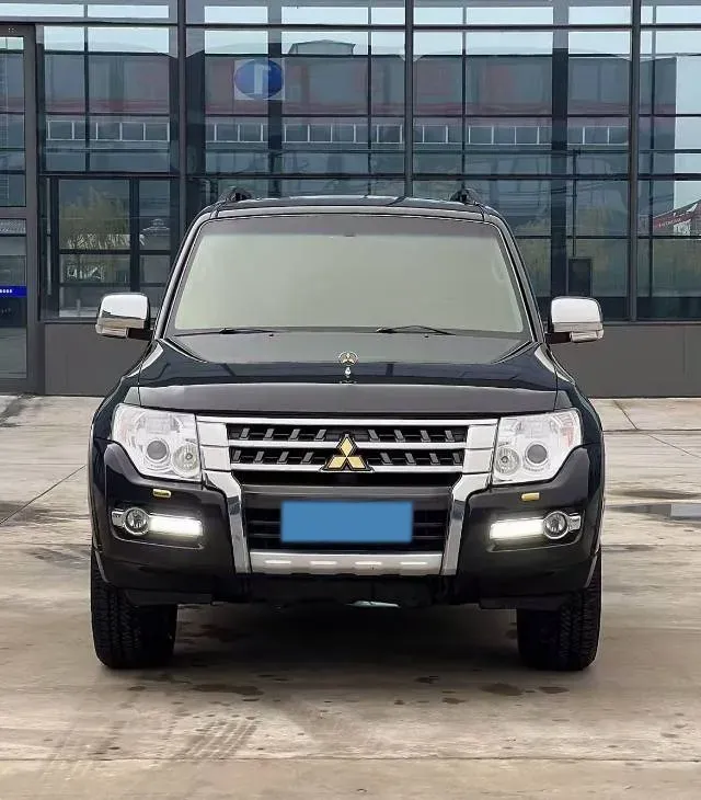 2018 Mitsubishi Pajero 3.0L 174HP V6 5AT,autocango,china used car exporter,china ev exporter,chinese used car exporter,chinese used ev exporter