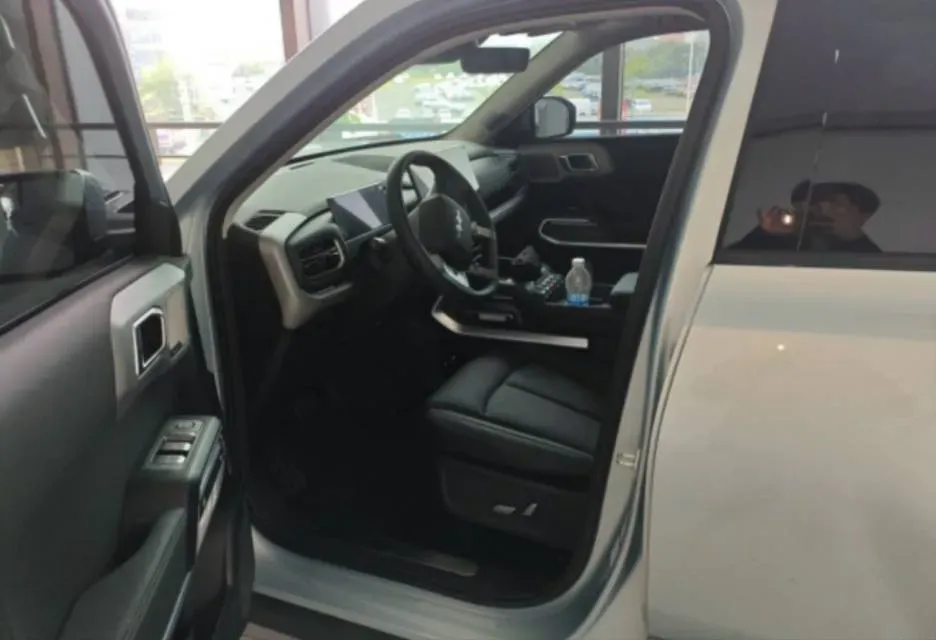 2025 FangChengBao Tai 3 BEV,autocango,china used car exporter,china ev exporter,chinese used car exporter,chinese used ev exporter