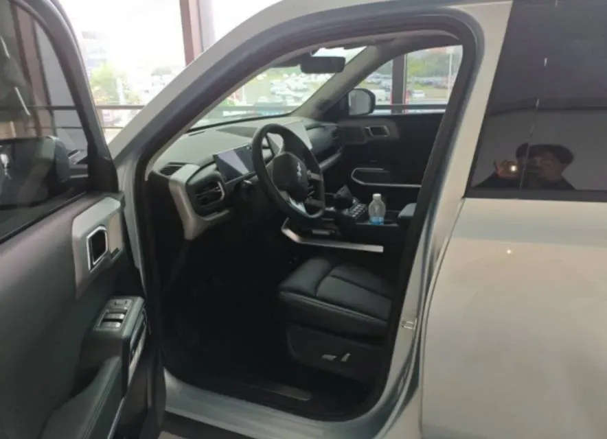 2025 FangChengBao Tai 3 BEV,autocango,china used car exporter,china ev exporter,chinese used car exporter,chinese used ev exporter