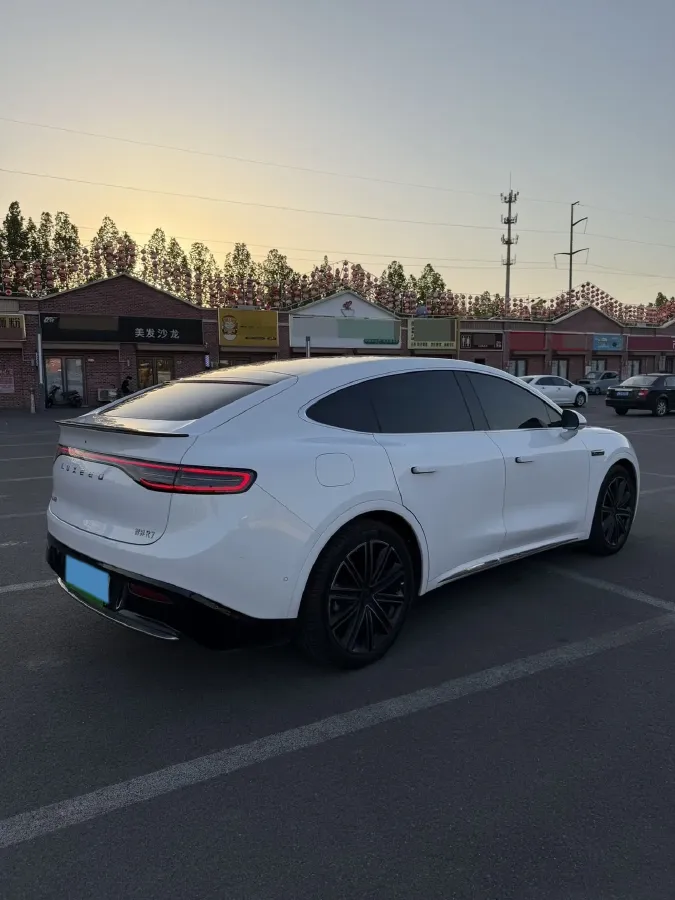 2025 Luxeed R7 REEV 156HP REEV 37KWH,autocango,china used car exporter,china ev exporter,chinese used car exporter,chinese used ev exporter