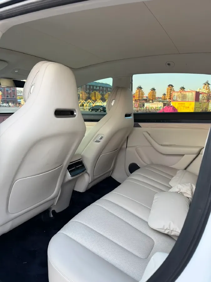 2025 Luxeed R7 REEV 156HP REEV 37KWH,autocango,china used car exporter,china ev exporter,chinese used car exporter,chinese used ev exporter