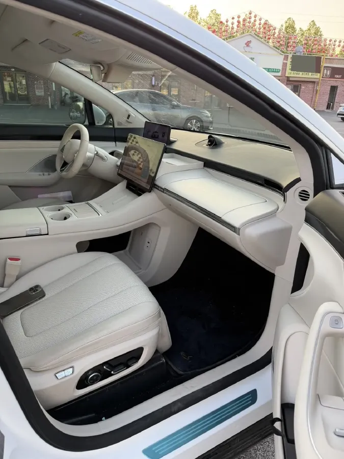 2025 Luxeed R7 REEV 156HP REEV 37KWH,autocango,china used car exporter,china ev exporter,chinese used car exporter,chinese used ev exporter