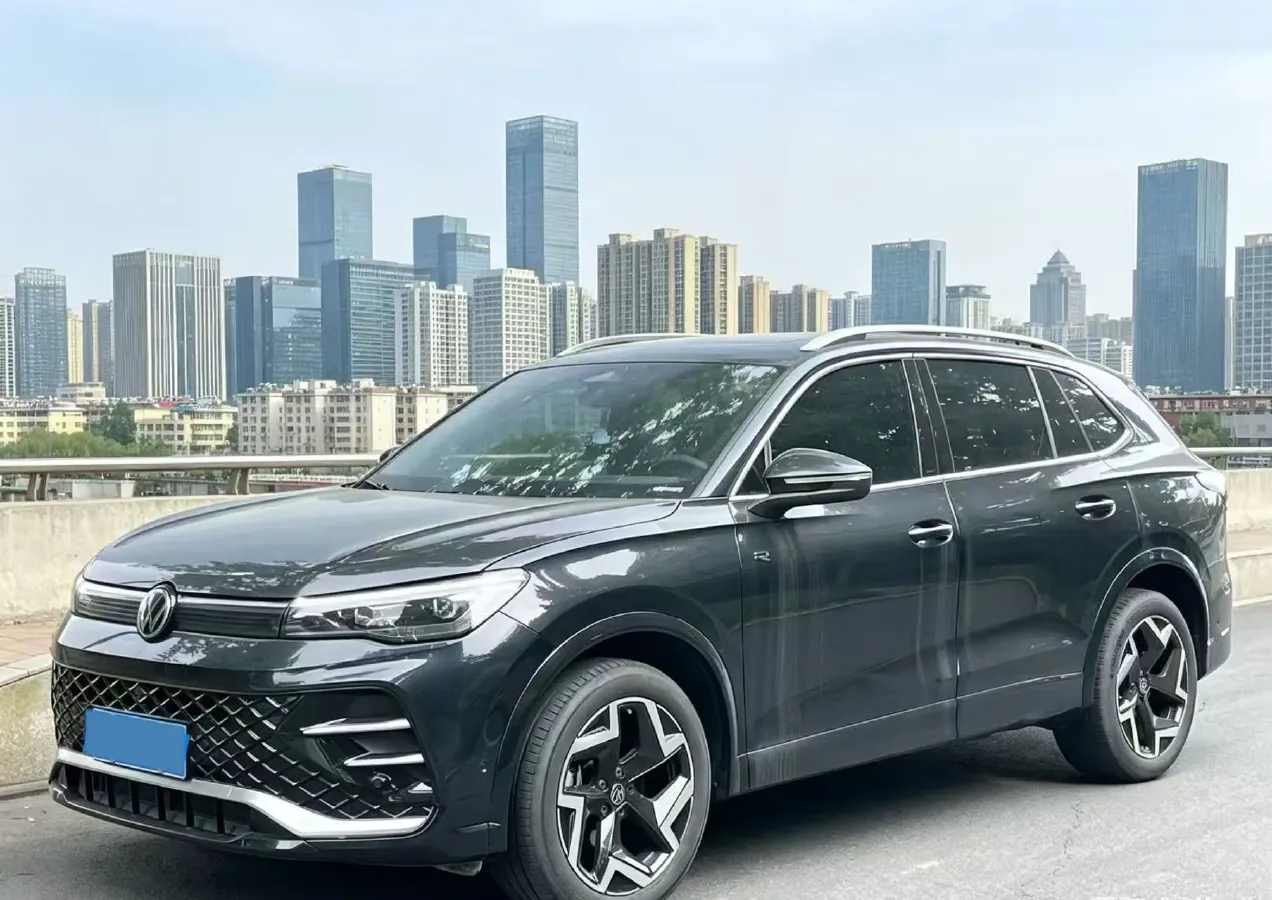 2024 Volkswagen Tiguan L 2.0T 186HP L4 7DCT,autocango,china used car exporter,china ev exporter,chinese used car exporter,chinese used ev exporter