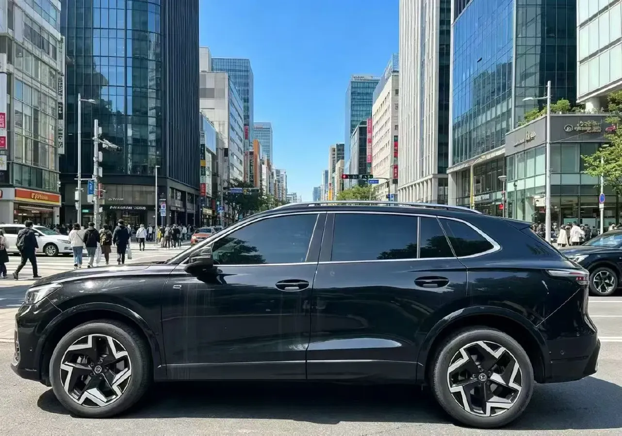 2024 Volkswagen Tiguan L 2.0T 186HP L4 7DCT,autocango,china used car exporter,china ev exporter,chinese used car exporter,chinese used ev exporter