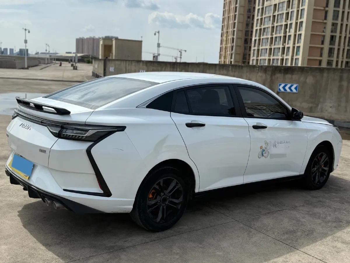 2023 DongFeng Aeolus YiXuan 1.5L 125HP L4 6DCT,autocango,china used car exporter,china ev exporter,chinese used car exporter,chinese used ev exporter