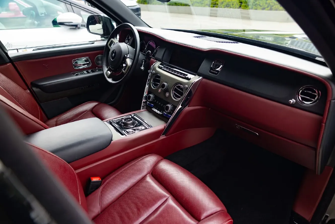 2018 Rolls-Royce Cullinan 6.7T 571HP V12 8AT,autocango,china used car exporter,china ev exporter,chinese used car exporter,chinese used ev exporter