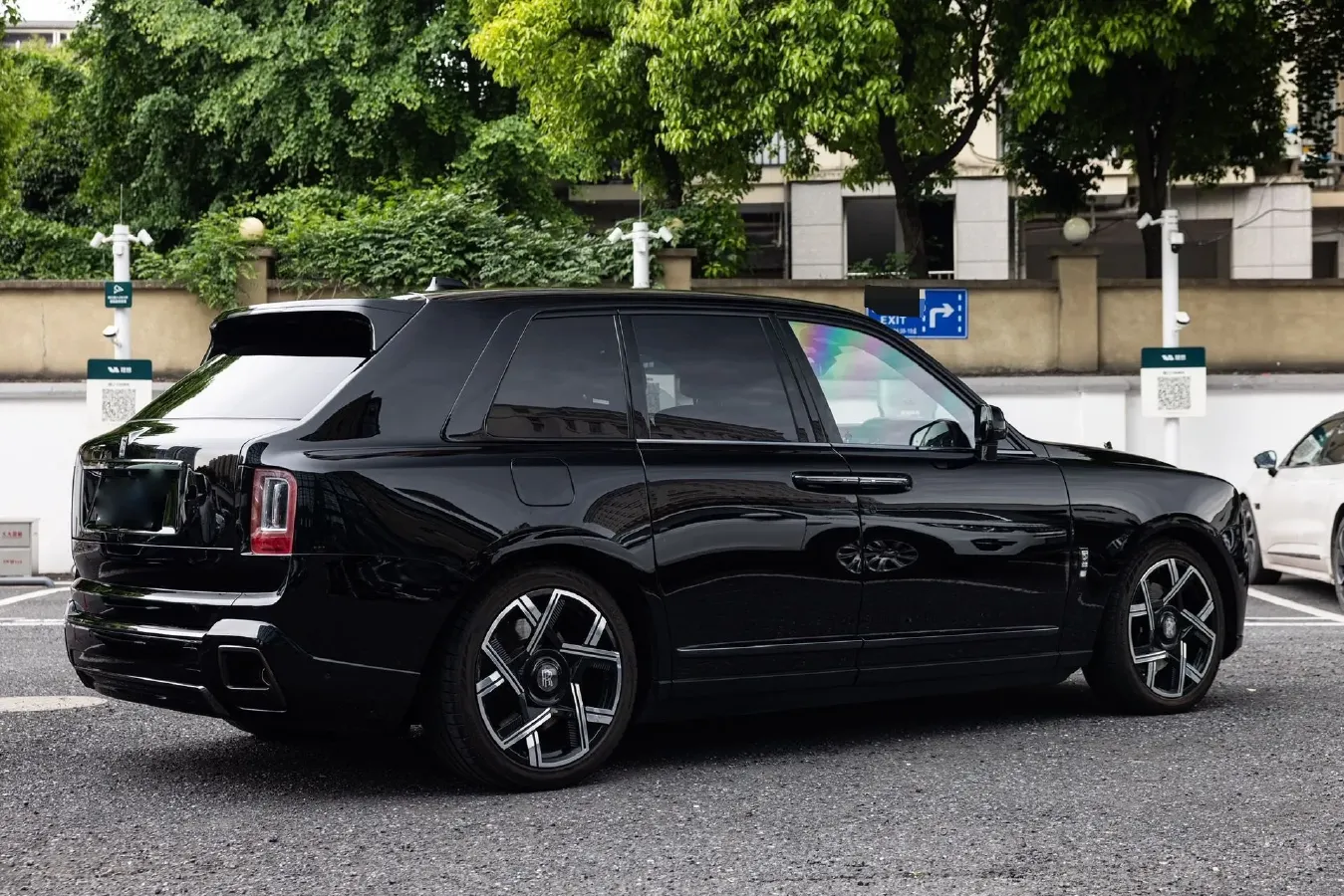 2018 Rolls-Royce Cullinan 6.7T 571HP V12 8AT,autocango,china used car exporter,china ev exporter,chinese used car exporter,chinese used ev exporter