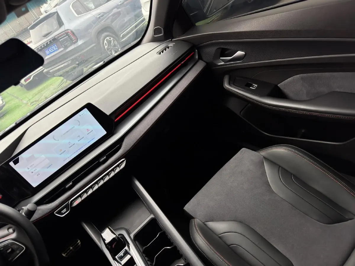 2022 Geely Binray 1.5T 181HP L4 7DCT,autocango,china used car exporter,china ev exporter,chinese used car exporter,chinese used ev exporter