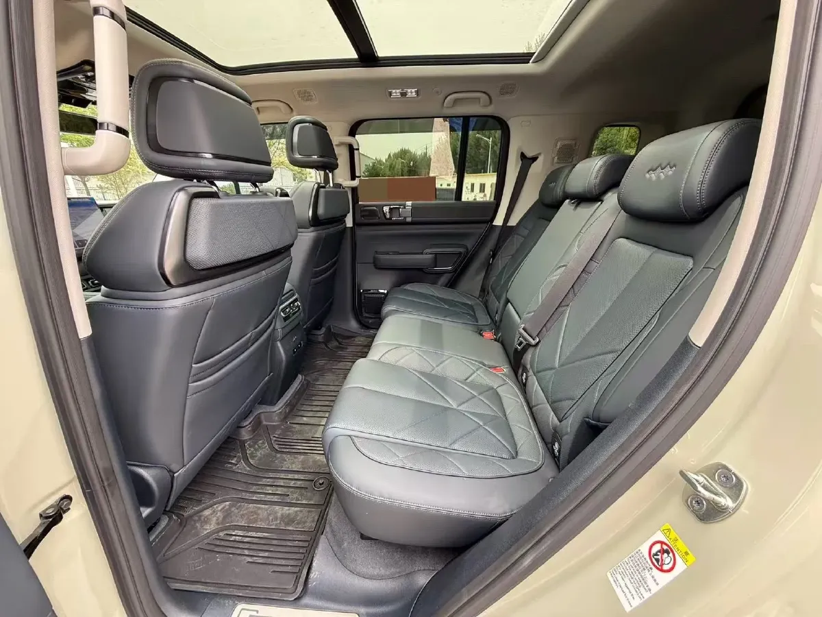 2023 FangChengBao Bao 5 1.5T 194HP L4 E-CVT PHEV 31.8KWH,autocango,china used car exporter,china ev exporter,chinese used car exporter,chinese used ev exporter