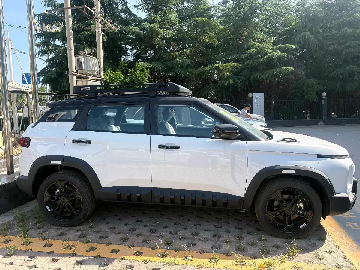 2025 Geely Cowboy 1.5T 181HP L4 7DCT,autocango,china used car exporter,china ev exporter,chinese used car exporter,chinese used ev exporter