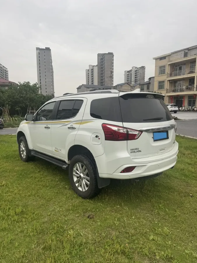 2020 Isuzu Mu-X 1.9T 166HP L4 6AT,autocango,china used car exporter,china ev exporter,chinese used car exporter,chinese used ev exporter