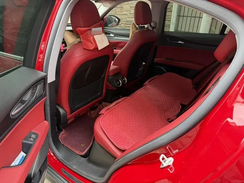 2017 Jaguar XE 2.0T 240HP L4 8AT,autocango,china used car exporter,china ev exporter,chinese used car exporter,chinese used ev exporter