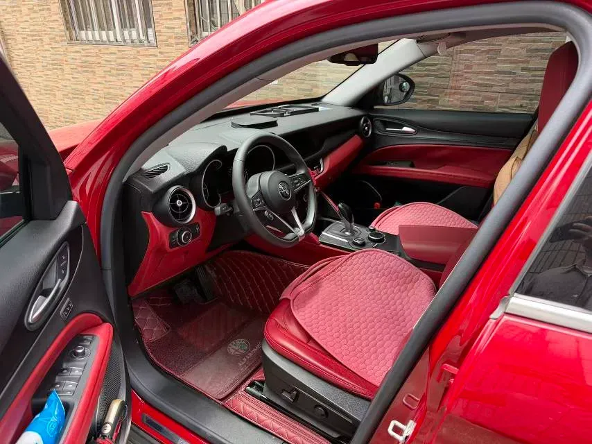 2017 Jaguar XE 2.0T 240HP L4 8AT,autocango,china used car exporter,china ev exporter,chinese used car exporter,chinese used ev exporter