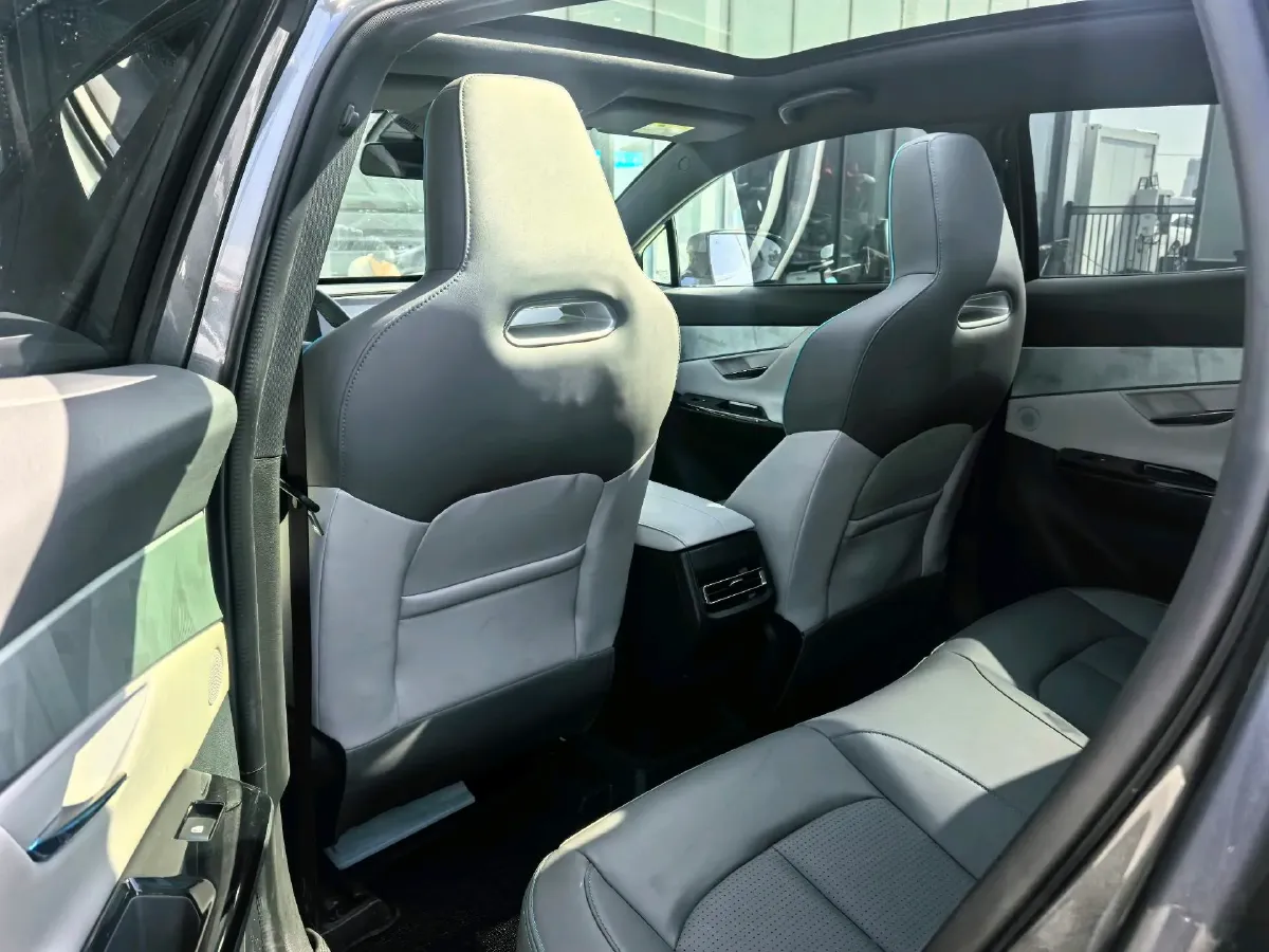 2023 ChangAn UNI-T 1.5T 188HP L4 7DCT,autocango,china used car exporter,china ev exporter,chinese used car exporter,chinese used ev exporter