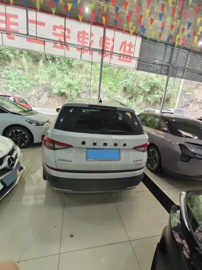 2021 Skoda Kodiak 2.0T 186HP L4 7DCT,autocango,china used car exporter,china ev exporter,chinese used car exporter,chinese used ev exporter
