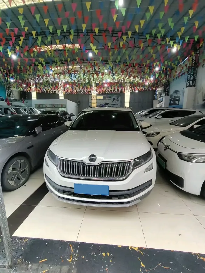 2021 Skoda Kodiak 2.0T 186HP L4 7DCT,autocango,china used car exporter,china ev exporter,chinese used car exporter,chinese used ev exporter