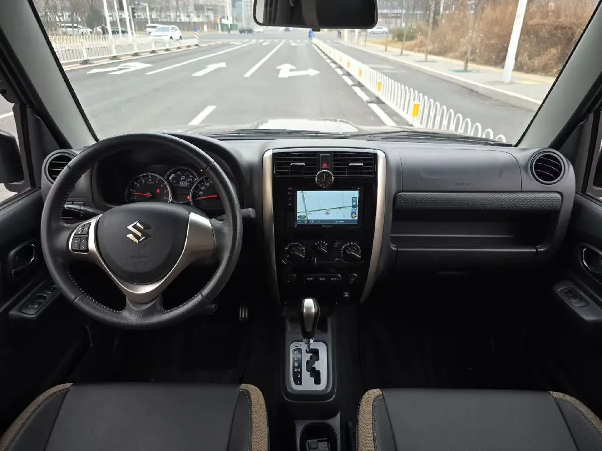 2015 Suzuki Jimny 1.3L 85HP L4 4AT,autocango,china used car exporter,china ev exporter,chinese used car exporter,chinese used ev exporter
