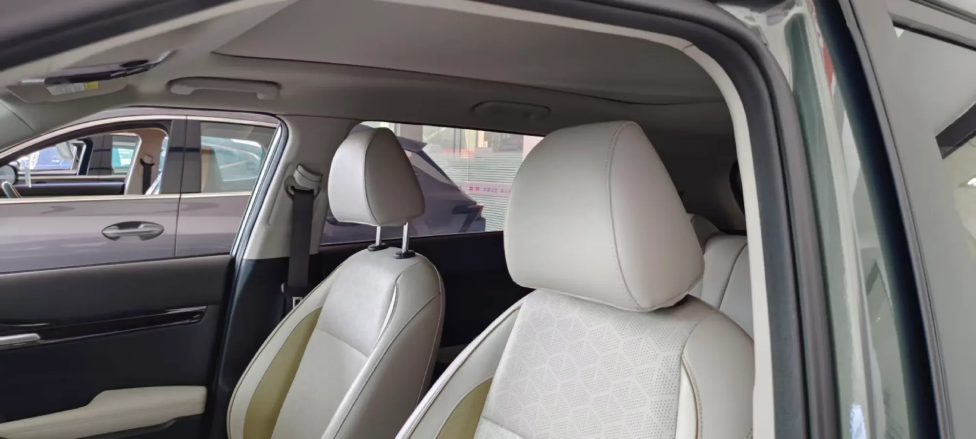2023 Kia Seltos 1.5L 115HP L4 CVT,autocango,china used car exporter,china ev exporter,chinese used car exporter,chinese used ev exporter