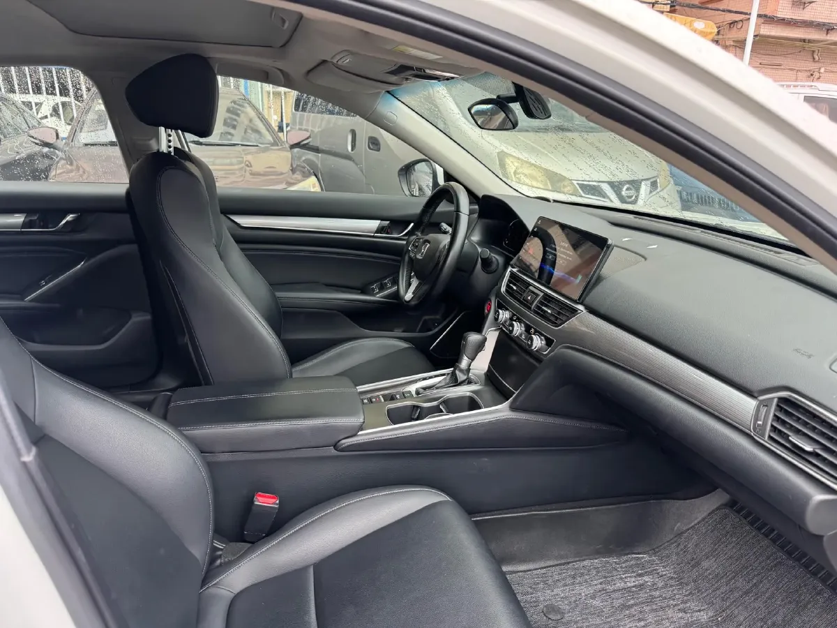 2022 Honda Accord 1.5T 194HP L4 CVT,autocango,china used car exporter,china ev exporter,chinese used car exporter,chinese used ev exporter