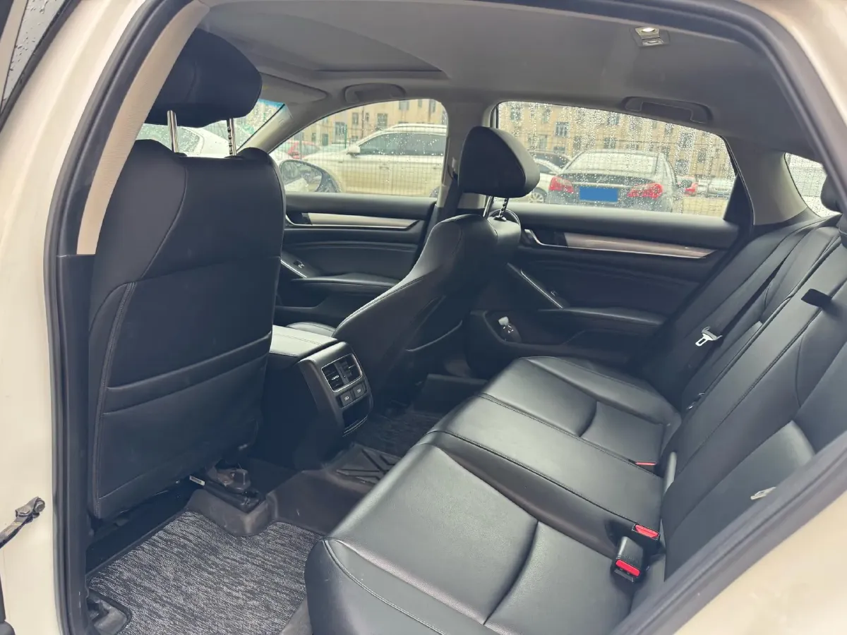 2022 Honda Accord 1.5T 194HP L4 CVT,autocango,china used car exporter,china ev exporter,chinese used car exporter,chinese used ev exporter