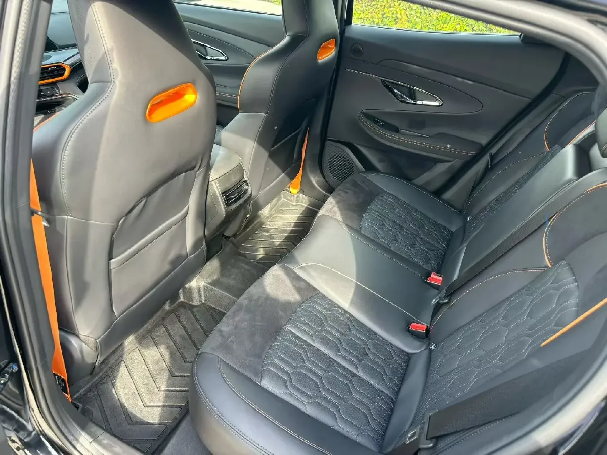 2022 ChangAn UNI-T 1.5T 188HP L4 7DCT,autocango,china used car exporter,china ev exporter,chinese used car exporter,chinese used ev exporter