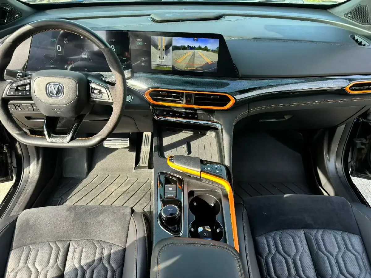 2022 ChangAn UNI-T 1.5T 188HP L4 7DCT,autocango,china used car exporter,china ev exporter,chinese used car exporter,chinese used ev exporter