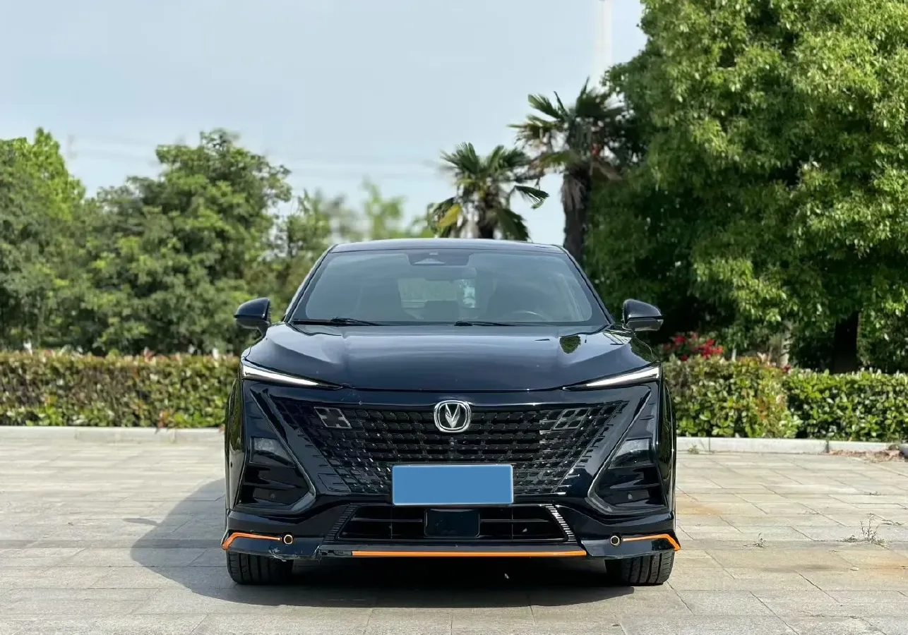 2022 ChangAn UNI-T 1.5T 188HP L4 7DCT,autocango,china used car exporter,china ev exporter,chinese used car exporter,chinese used ev exporter
