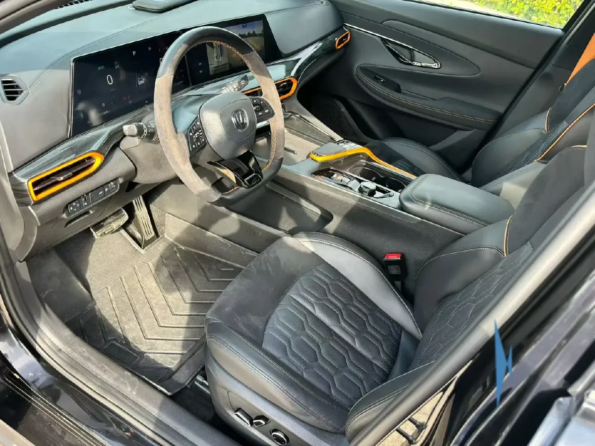 2022 ChangAn UNI-T 1.5T 188HP L4 7DCT,autocango,china used car exporter,china ev exporter,chinese used car exporter,chinese used ev exporter