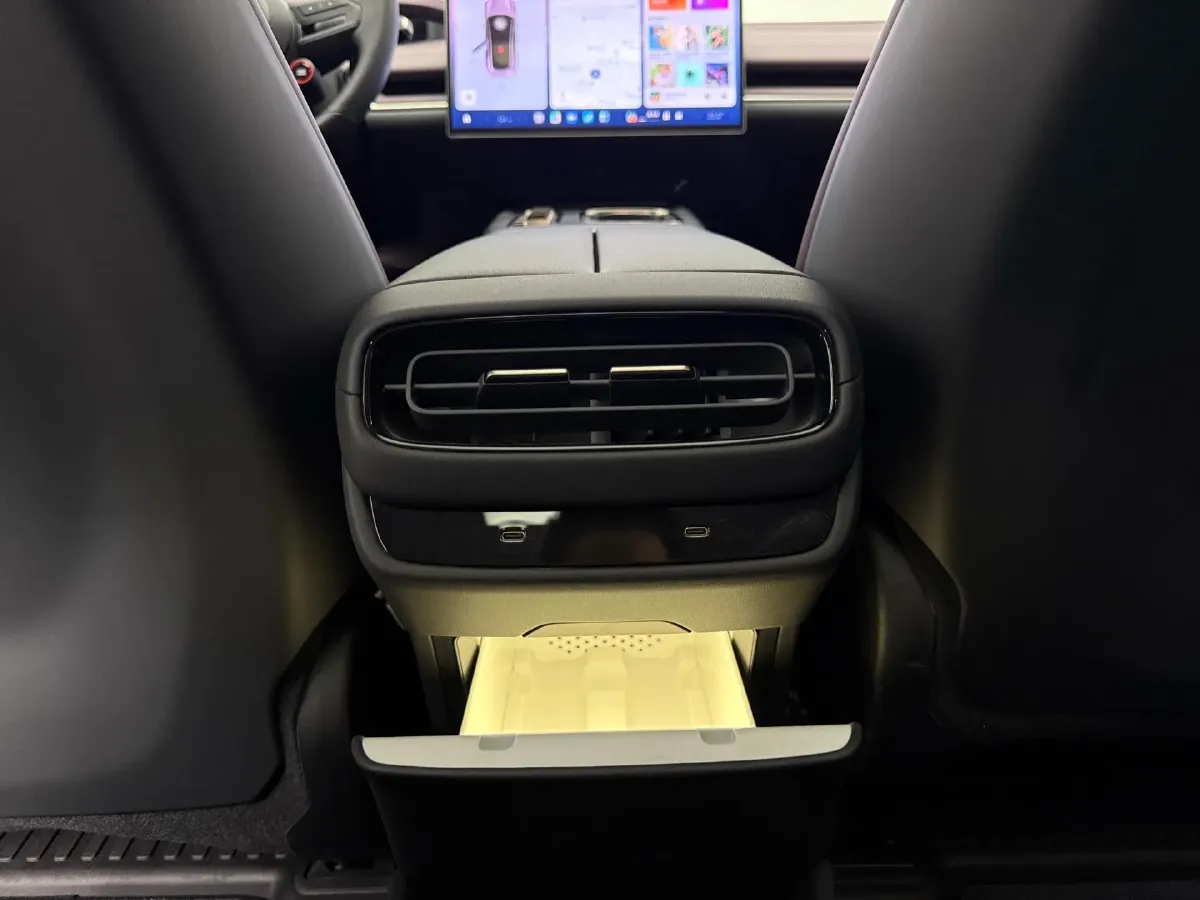 2024 MI SU7 BEV 101KWH,autocango,china used car exporter,china ev exporter,chinese used car exporter,chinese used ev exporter