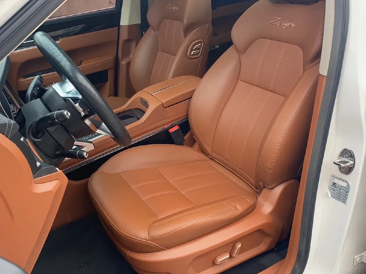 2017 Zotye T700 1.8T 177HP L4 6DCT,autocango,china used car exporter,china ev exporter,chinese used car exporter,chinese used ev exporter