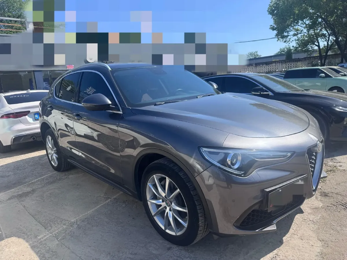 2021 Alfa Romeo Stelvio 2.0T 280HP L4 8AT,autocango,china used car exporter,china ev exporter,chinese used car exporter,chinese used ev exporter