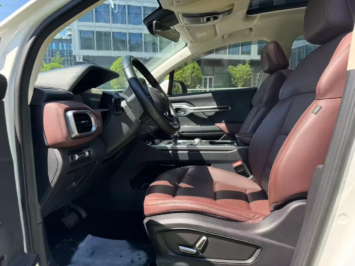2022 Geely Okavango 1.8T 184HP L4 7DCT,autocango,china used car exporter,china ev exporter,chinese used car exporter,chinese used ev exporter