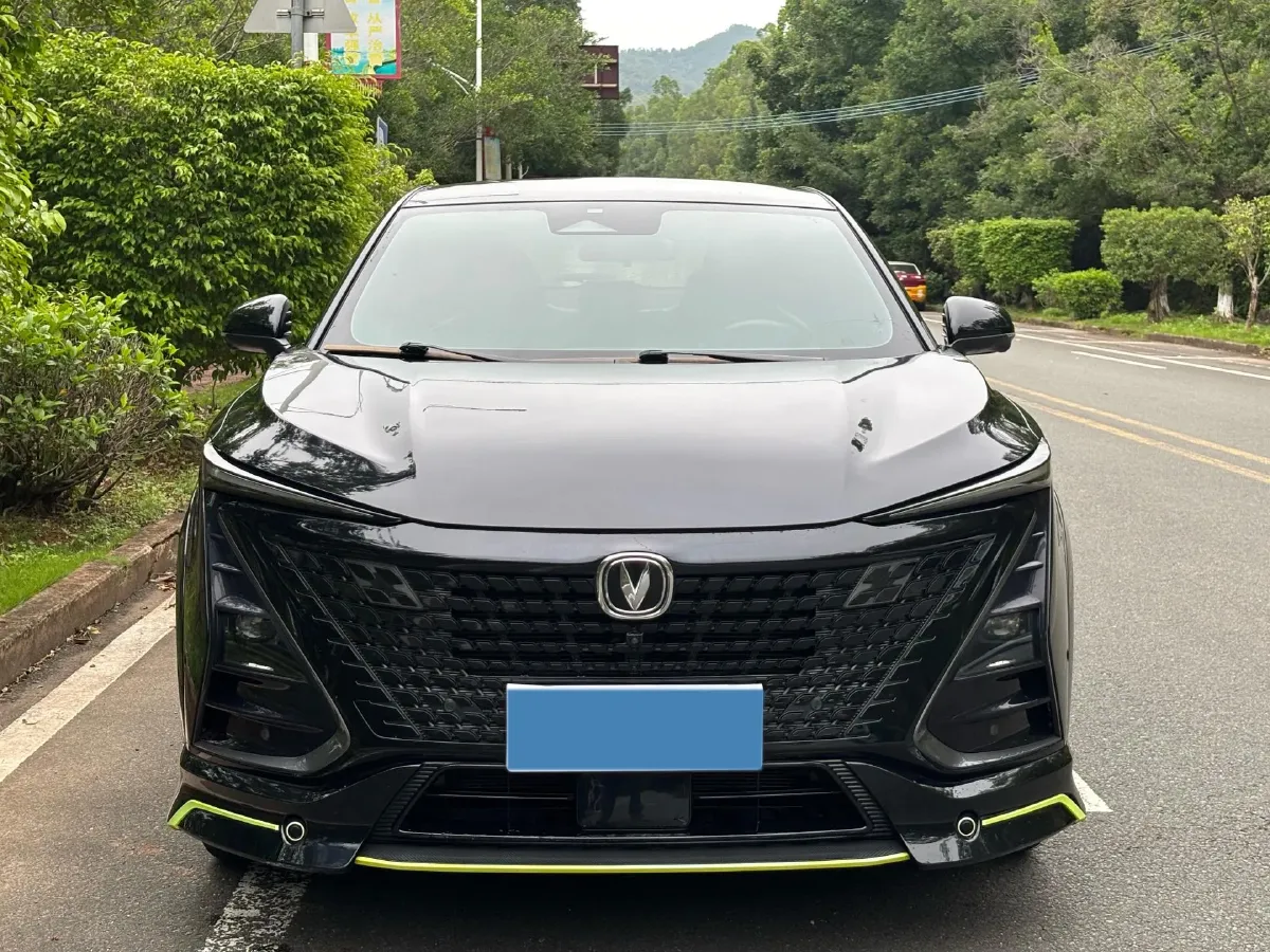 2022 ChangAn UNI-T 1.5T 188HP L4 7DCT,autocango,china used car exporter,china ev exporter,chinese used car exporter,chinese used ev exporter