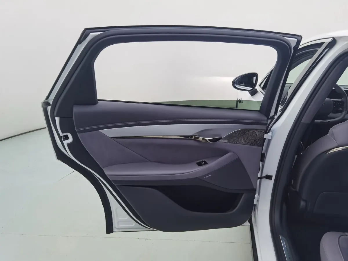 2023 Voyah ZhuiGuang BEV 82.11KWH,autocango,china used car exporter,china ev exporter,chinese used car exporter,chinese used ev exporter