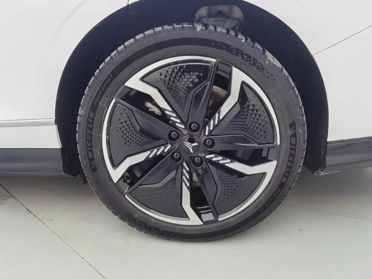 2023 Voyah ZhuiGuang BEV 82.11KWH,autocango,china used car exporter,china ev exporter,chinese used car exporter,chinese used ev exporter