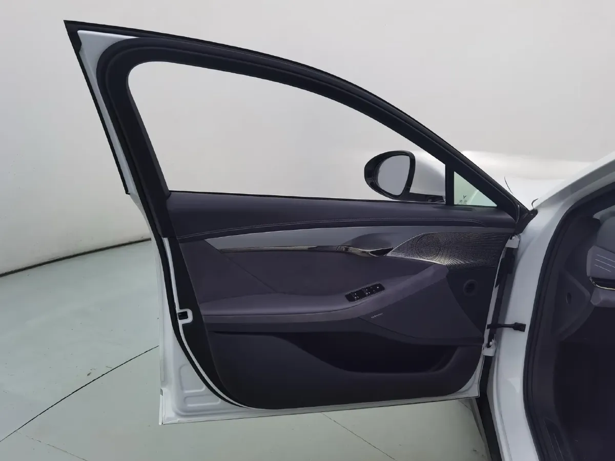 2023 Voyah ZhuiGuang BEV 82.11KWH,autocango,china used car exporter,china ev exporter,chinese used car exporter,chinese used ev exporter