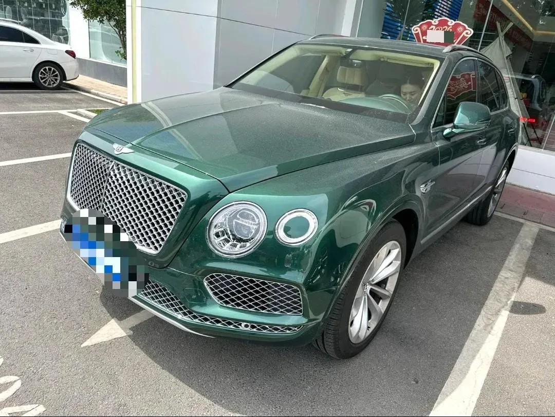 2018 Bentley Bentayga 4.0T 550HP V8 8AT,autocango,china used car exporter,china ev exporter,chinese used car exporter,chinese used ev exporter