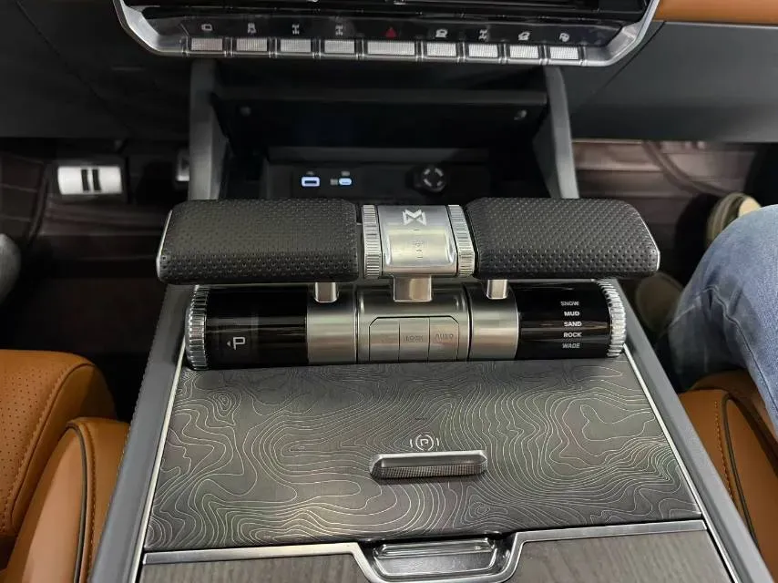 2023 M Hero 917 REEV 197HP 2AT REEV 65.8KWH,autocango,china used car exporter,china ev exporter,chinese used car exporter,chinese used ev exporter