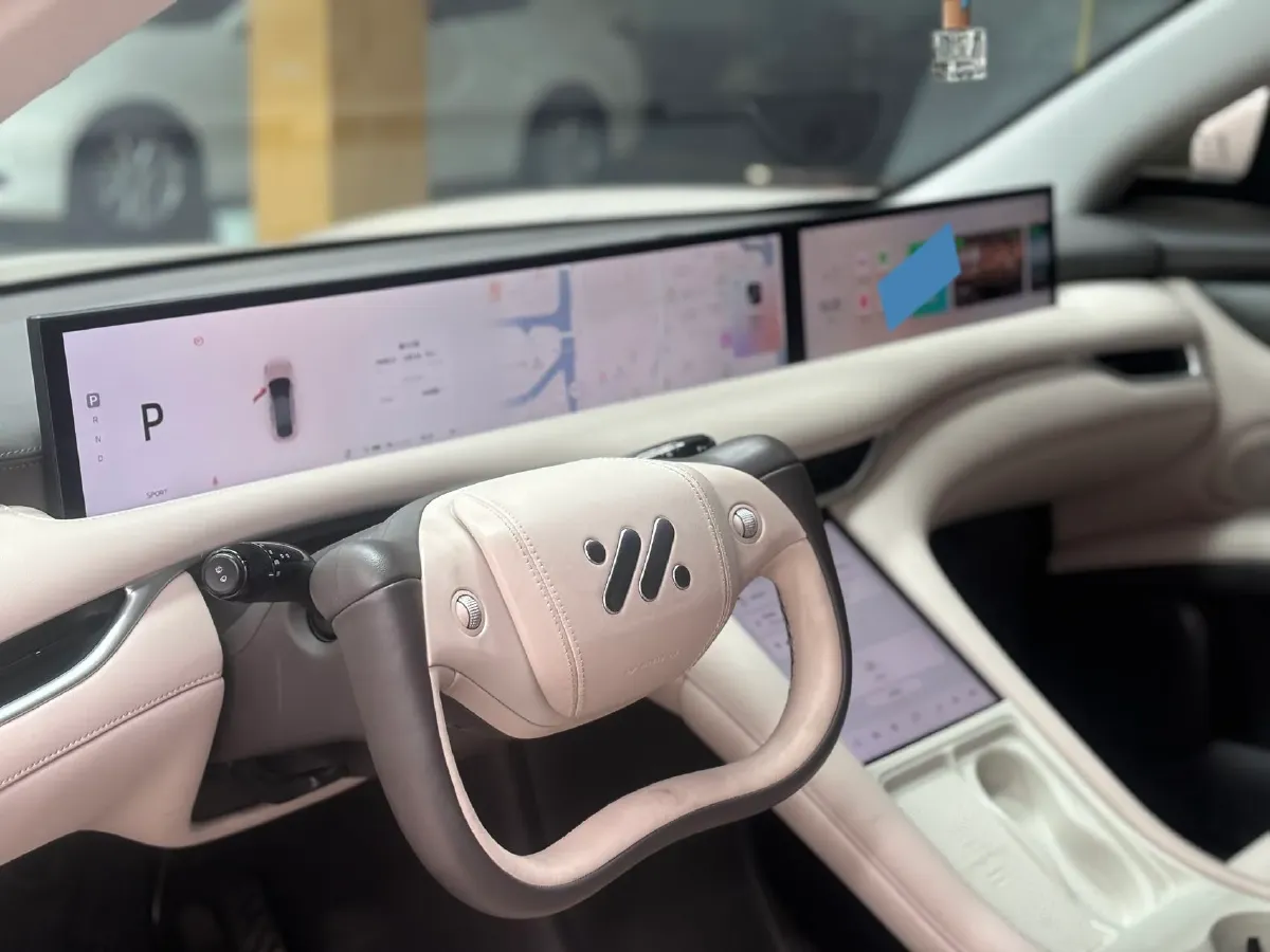 2023 IM LS6 BEV 71KWH,autocango,china used car exporter,china ev exporter,chinese used car exporter,chinese used ev exporter