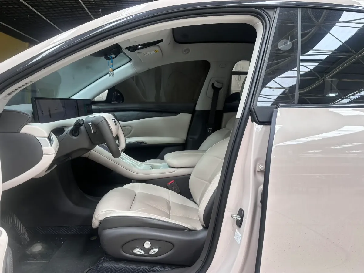 2023 IM LS6 BEV 71KWH,autocango,china used car exporter,china ev exporter,chinese used car exporter,chinese used ev exporter