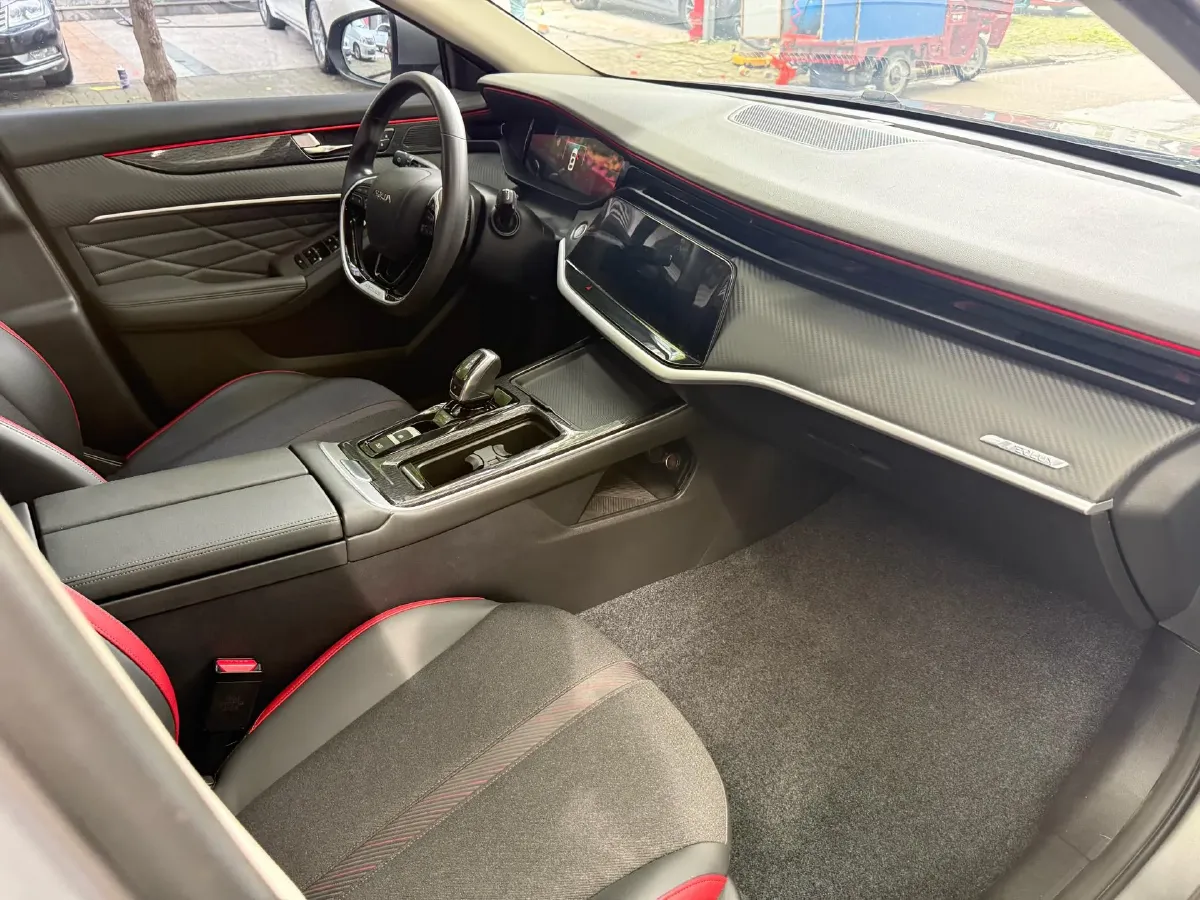 2021 DongFeng Aeolus YiXuan MAX 1.5T 190HP L4 7DCT,autocango,china used car exporter,china ev exporter,chinese used car exporter,chinese used ev exporter