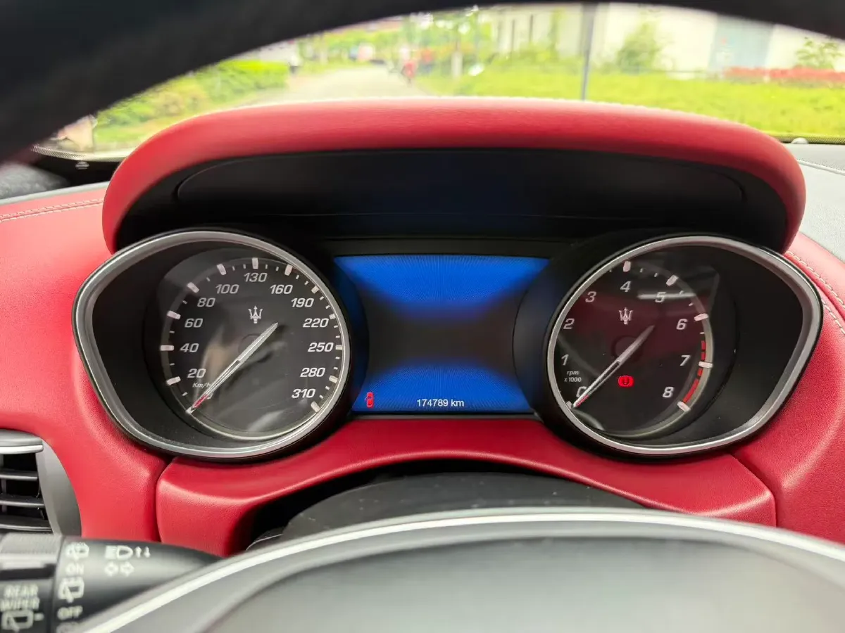 2018 Maserati Levante 3.0T 350HP V6 8AT,autocango,china used car exporter,china ev exporter,chinese used car exporter,chinese used ev exporter