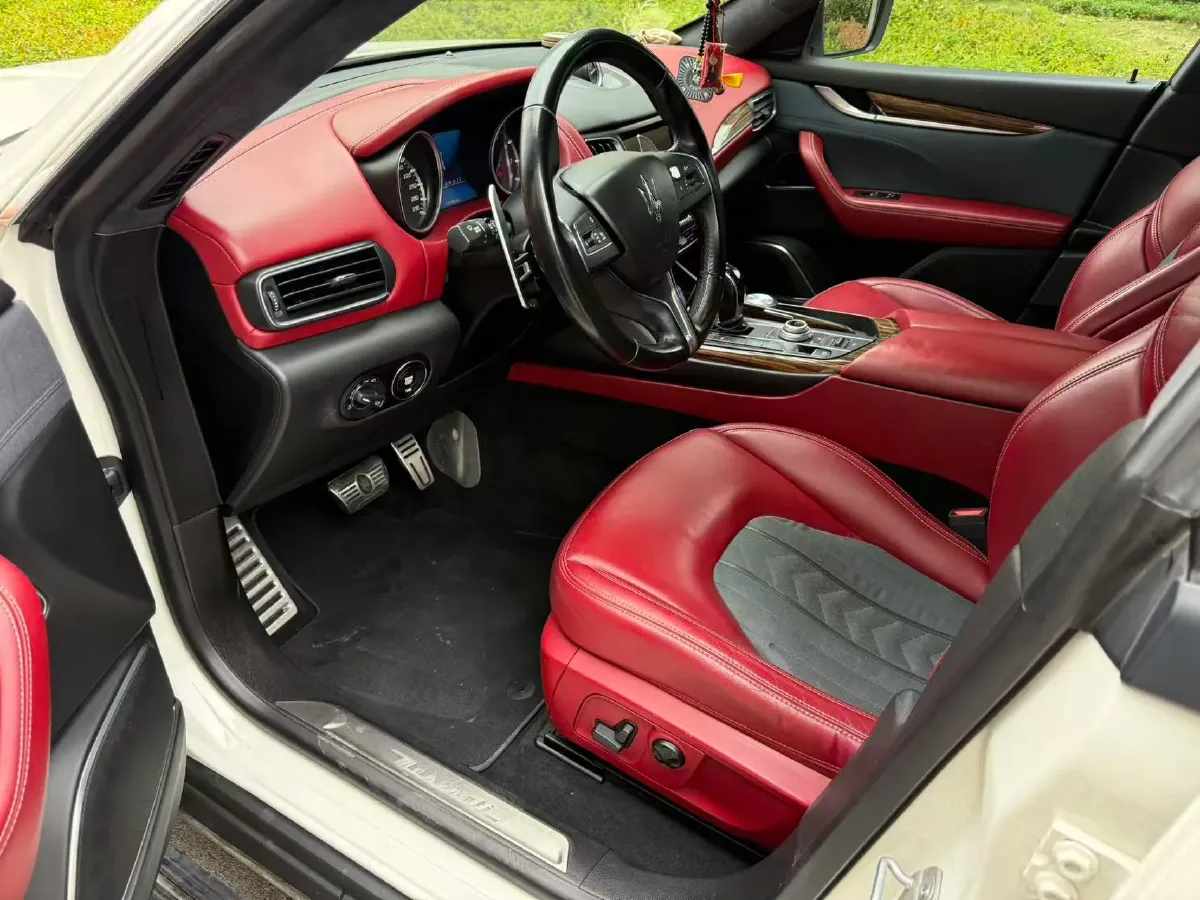2018 Maserati Levante 3.0T 350HP V6 8AT,autocango,china used car exporter,china ev exporter,chinese used car exporter,chinese used ev exporter