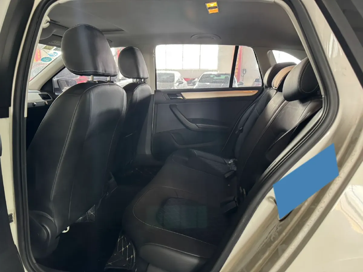2019 Skoda Rapid Spaceback 1.5L 110HP L4 6AT,autocango,china used car exporter,china ev exporter,chinese used car exporter,chinese used ev exporter
