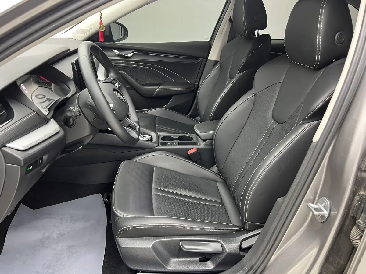 2021 Skoda Octavia 1.4T 150HP L4 7DCT,autocango,china used car exporter,china ev exporter,chinese used car exporter,chinese used ev exporter